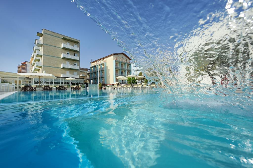 Hotel Caesar Lido Di Savio Exterior foto